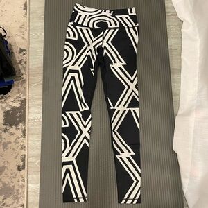 Victoria's Secret Black Pattern Leggings